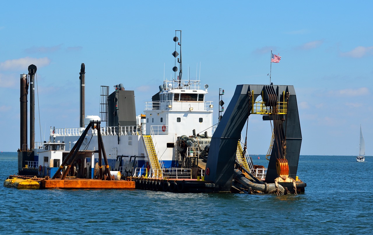 dredger-2431190_1280